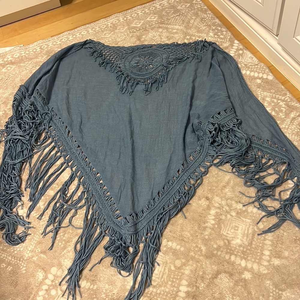 NWOT BCBGENERATION SHAWL